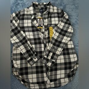 🦋NWT GAP Black and White Plaid Shirt🦋